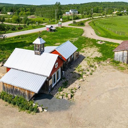 Le Baluchon Eco-Villegiature Saint-Paulin Exteriör bild